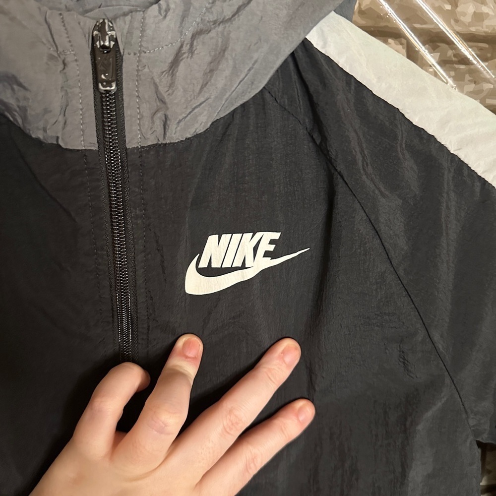 Nike Kids Zip Up Hoodie Windbreaker Size Medium - Picture 4 of 7